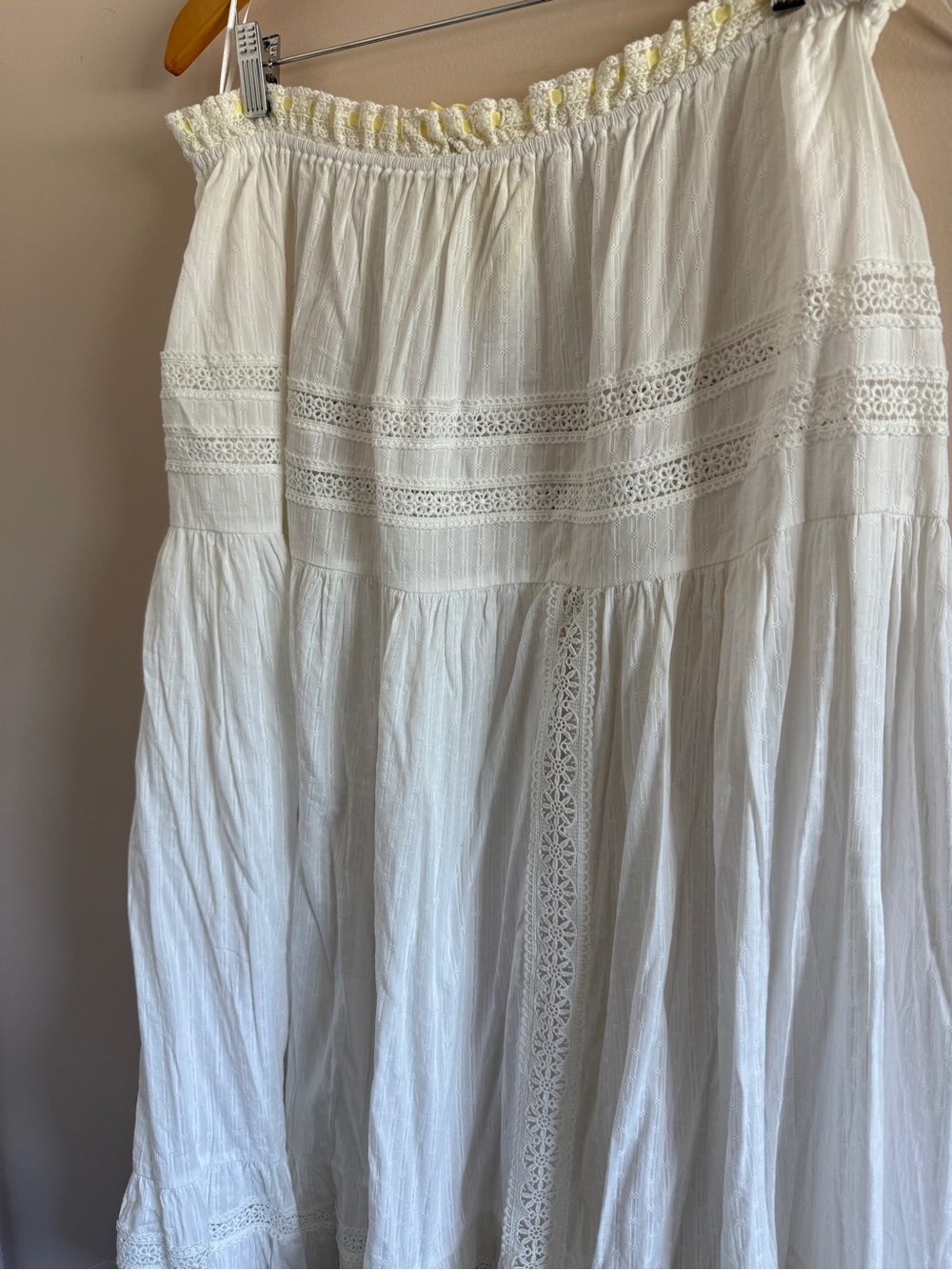 Valeria Skirt in Paloma - Picture 5 of 7